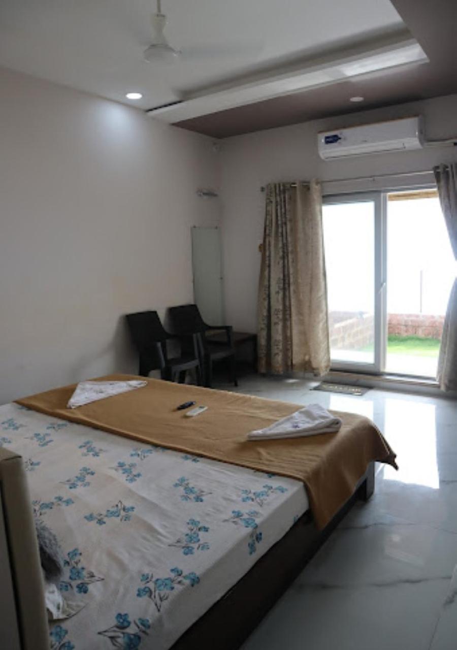 Sea King Beach Resort Ganpatipule Exterior foto